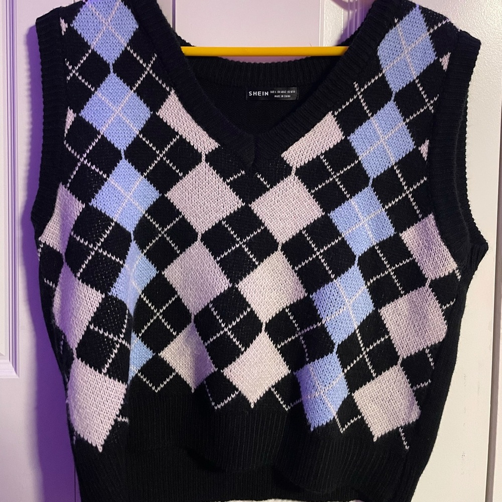 Shein- Knit Vest Argyle Sweater
